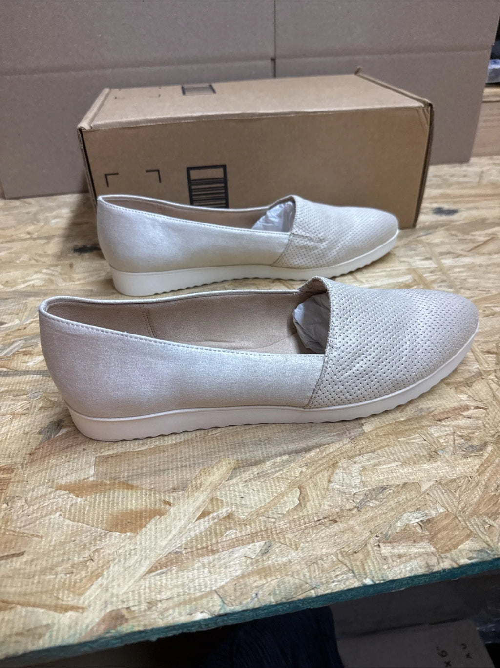 Womens Size 9.5 W Life Stride Bloom 2 Flats, Slip On Shoes NEW