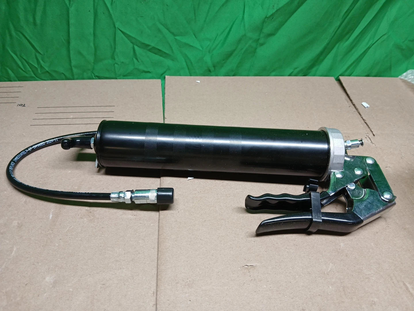 Heavy-Duty Pistol Grease Gun LX-1152 Lumax LX-1152 0