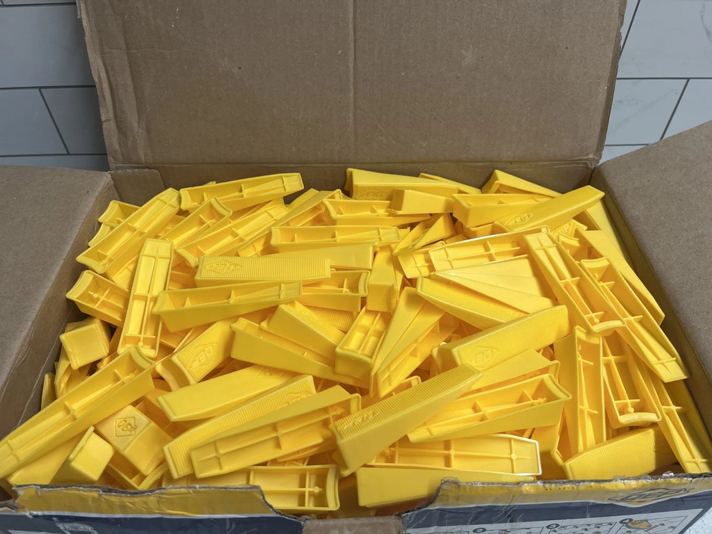 Pack of 300 LASH XL Tile Leveling System .54" W Plastic Wedges Yellow for Tile