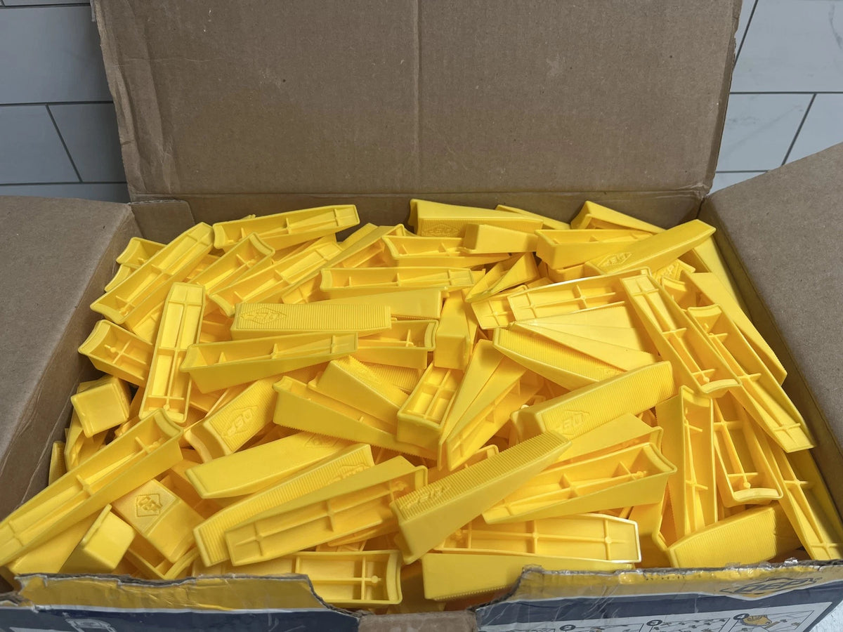 Pack of 300 LASH XL Tile Leveling System .54" W Plastic Wedges Yellow for Tile