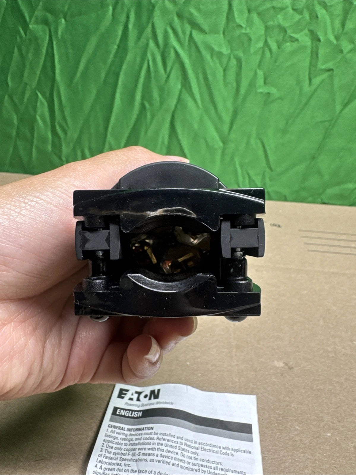 L1430C Eaton 30A Twistlock Connector 125/250 3P4W L14-30C NEW OPEN BOX