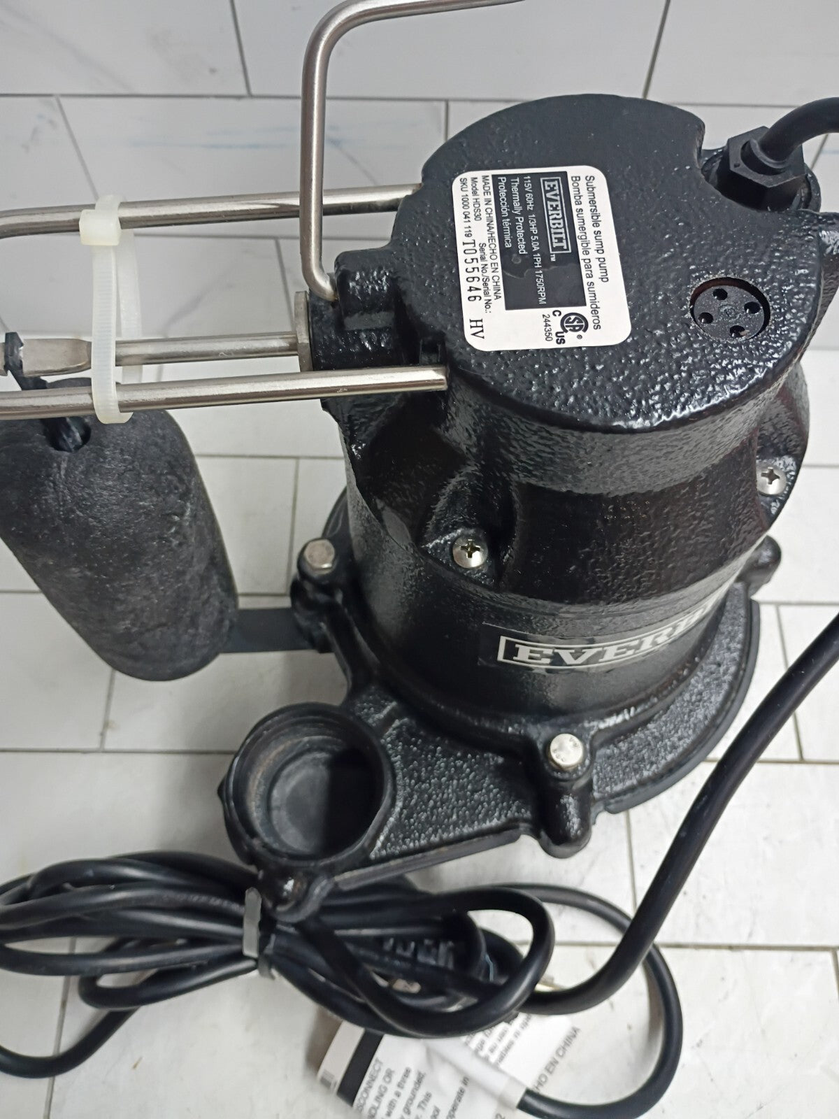 Everbilt 1000041119 1/3 HP Cast Iron Submersible Sump Pump Used.