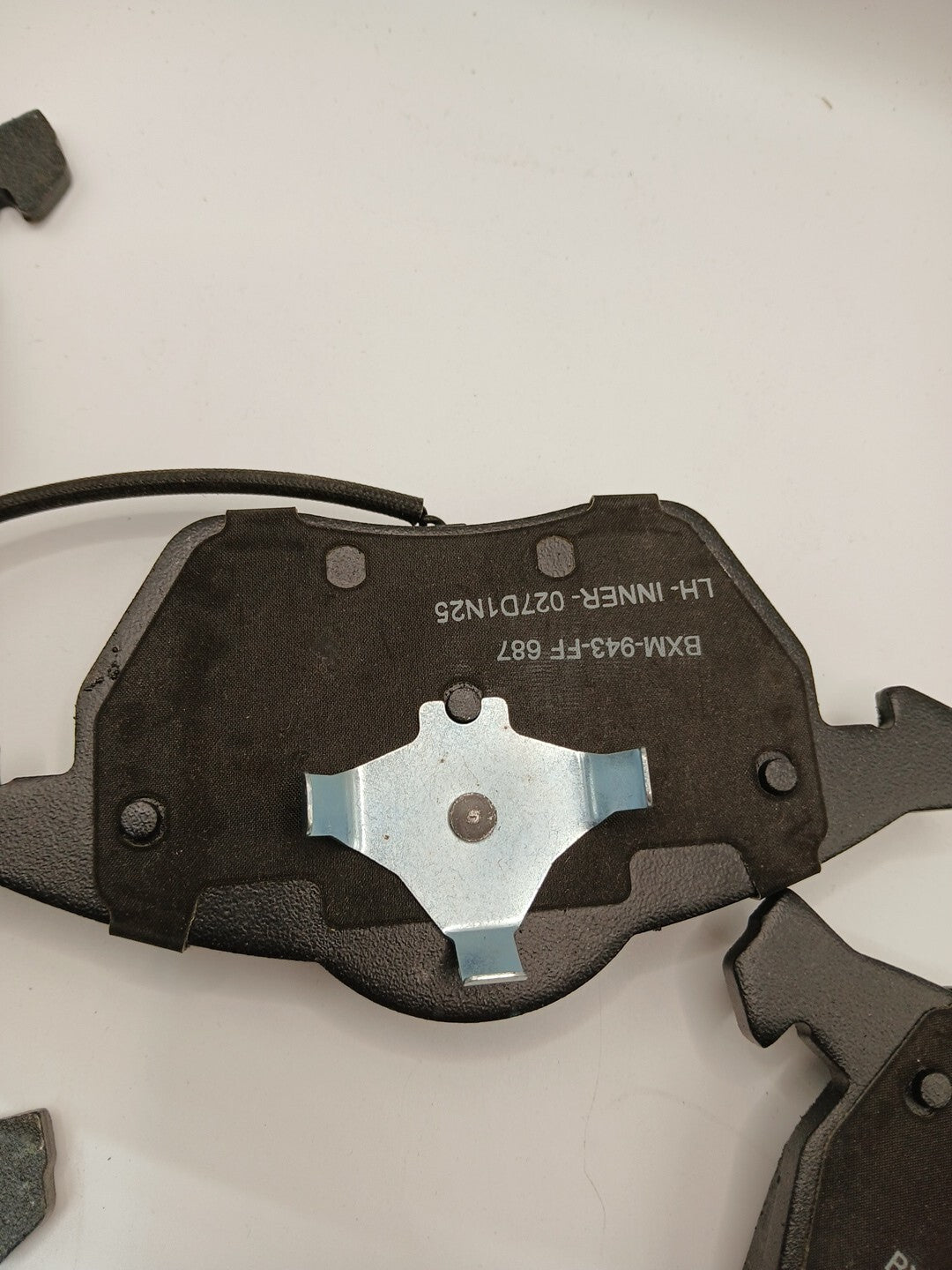 Bendix SBM687 Premium Disc Brake Pad For 10-11 Beetle Beetle Cabrio Model OB