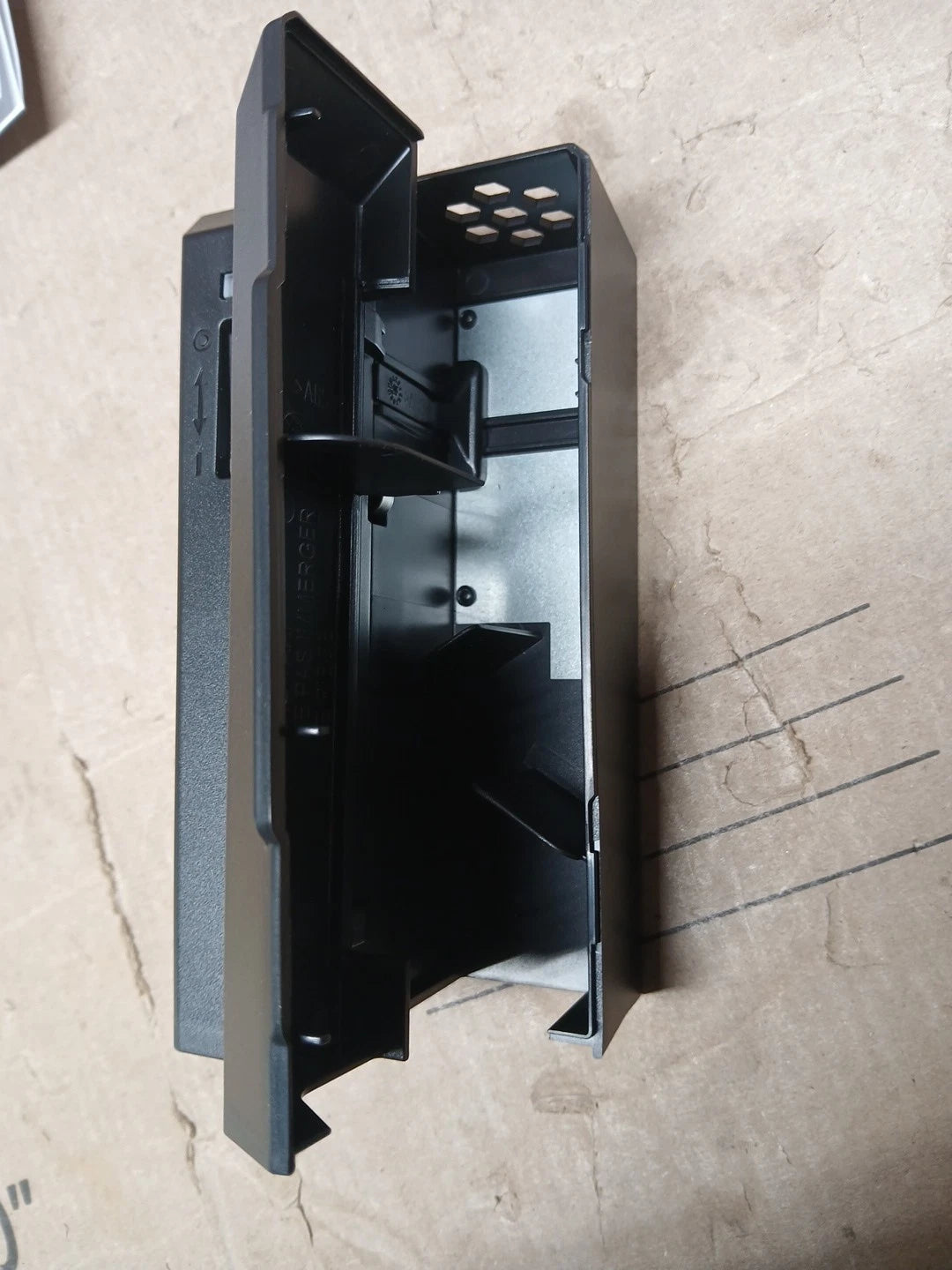 VICTOR Electronic Mouse Trap w/No See, No Touch Disposal