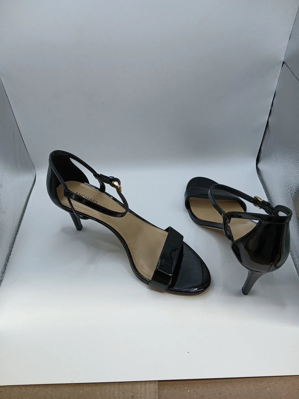 Michael Kors Simone Leather Mid Heel in Black Size 8.5