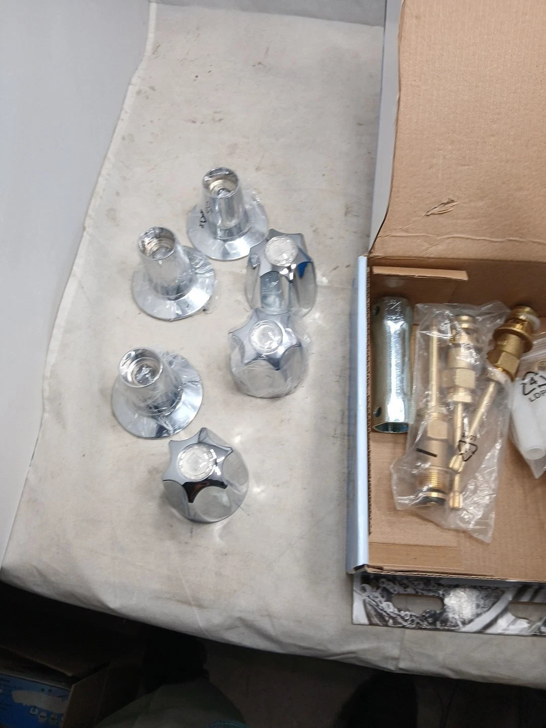 (1) PK Danco 39619Tub/Shower Remodeling Kit for Pfister - CHROME NEW Open Box