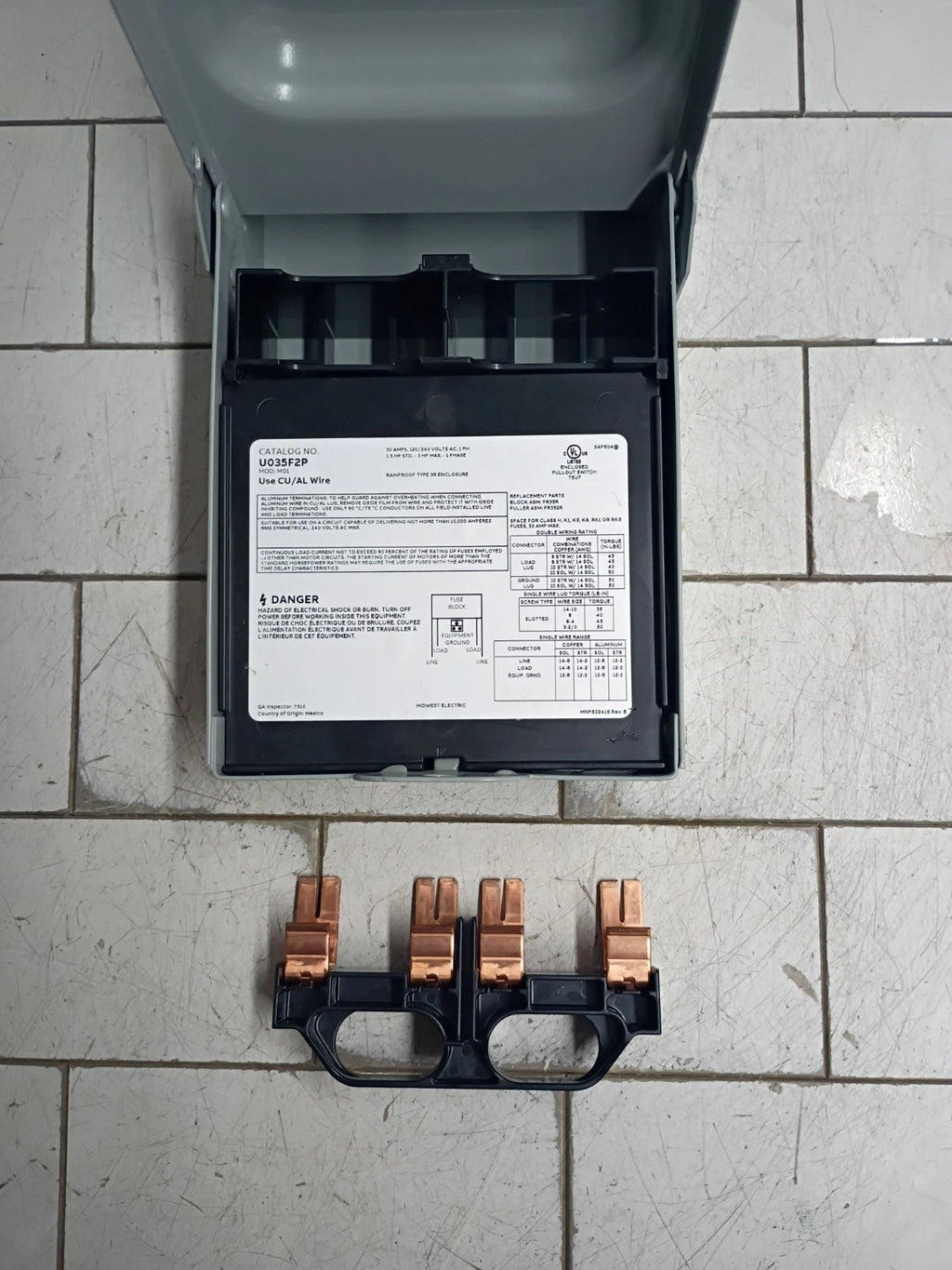 Midwest U035F2P Electric Products 30-Amp 120/240V Fused AC Disconnect OB READ