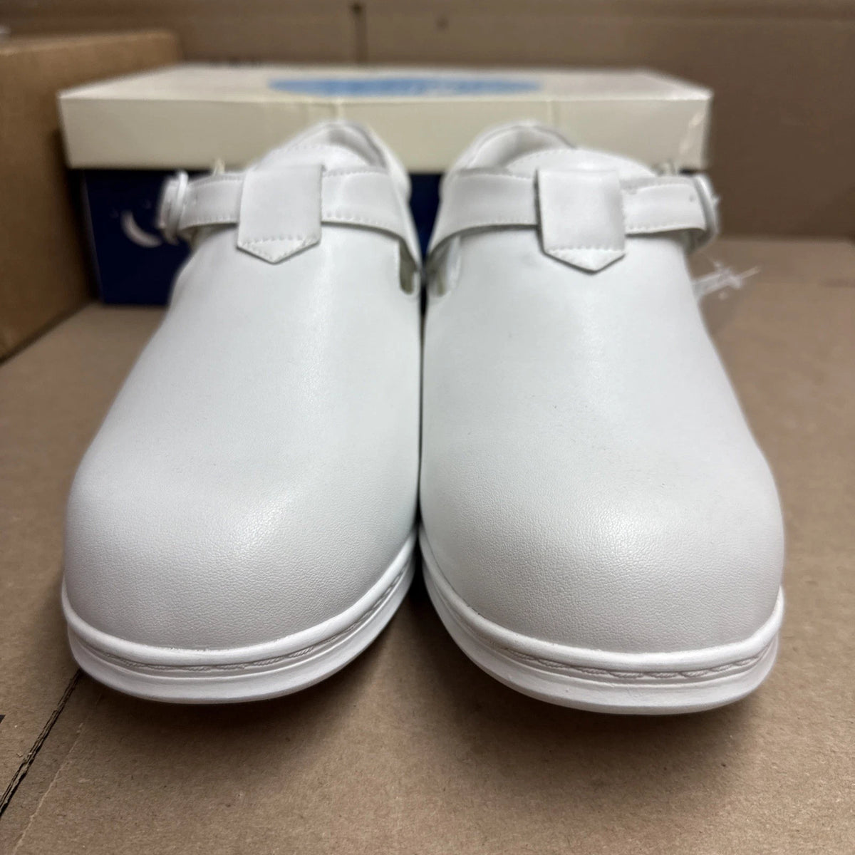 24 HOUR COMFORT Willa Women's Wide Width Leather Shoes size 11 nurse