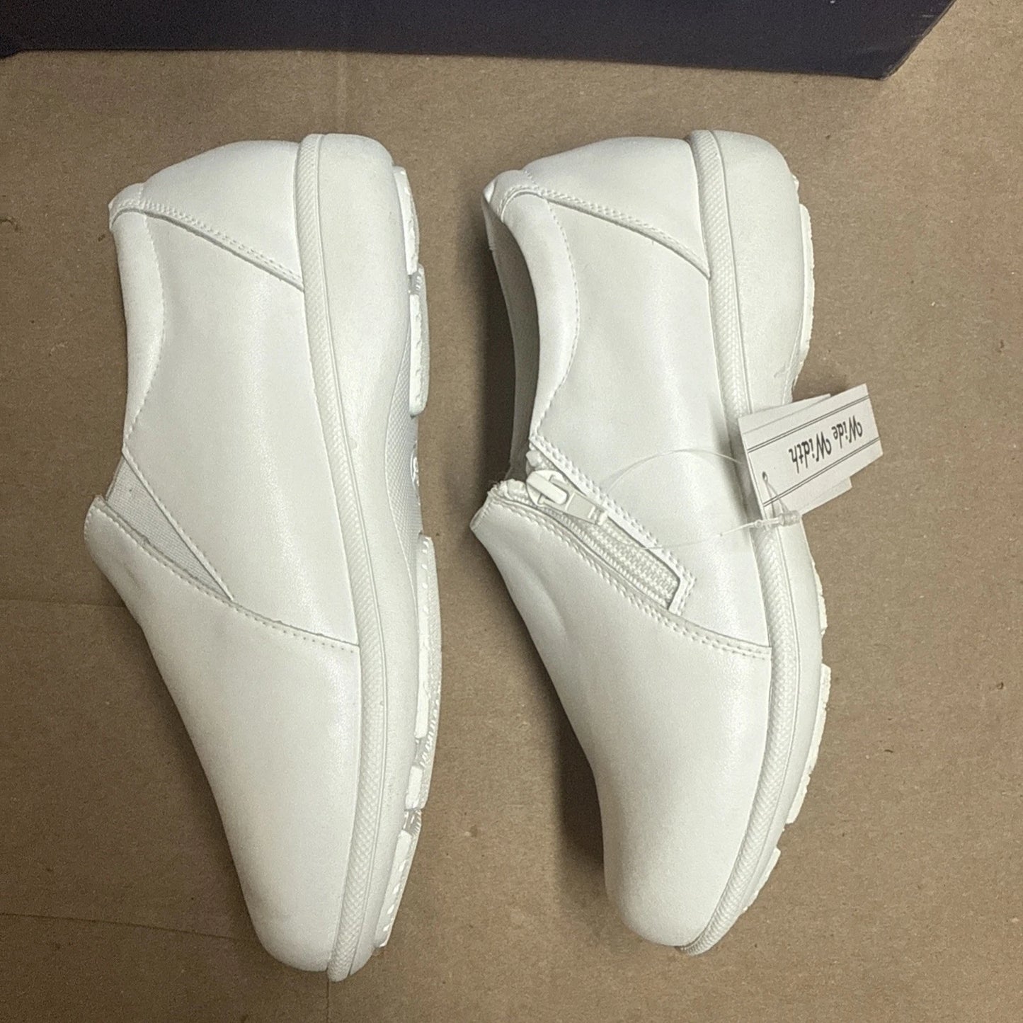 24 HOUR COMFORT Ester Women's 6 Wide Width Slip-On Leather Loafers Nurse