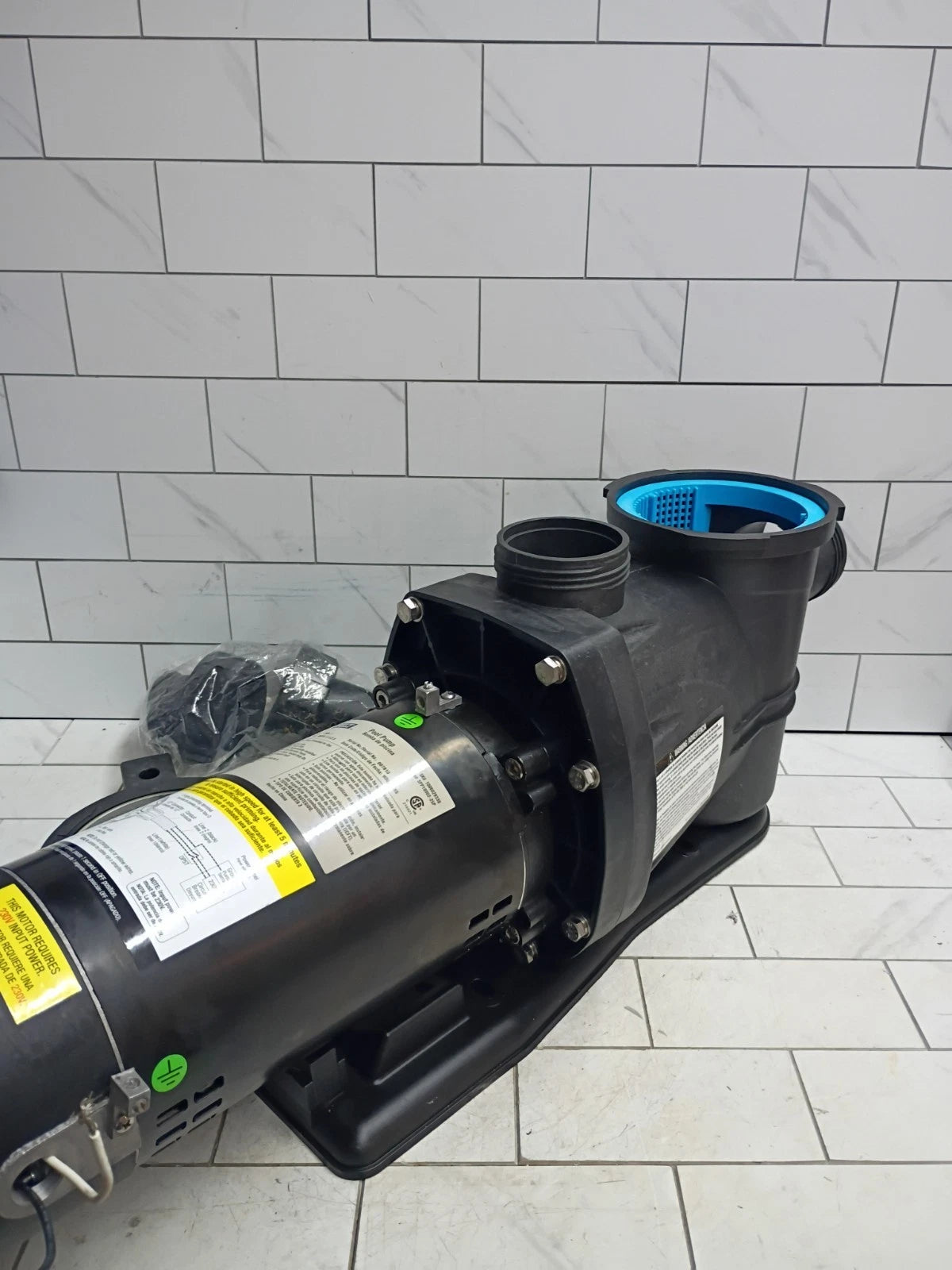 Everbilt SPP10002-2SP 1 HP 2-Speed Pool Pump 230-Volt OPEN BOX