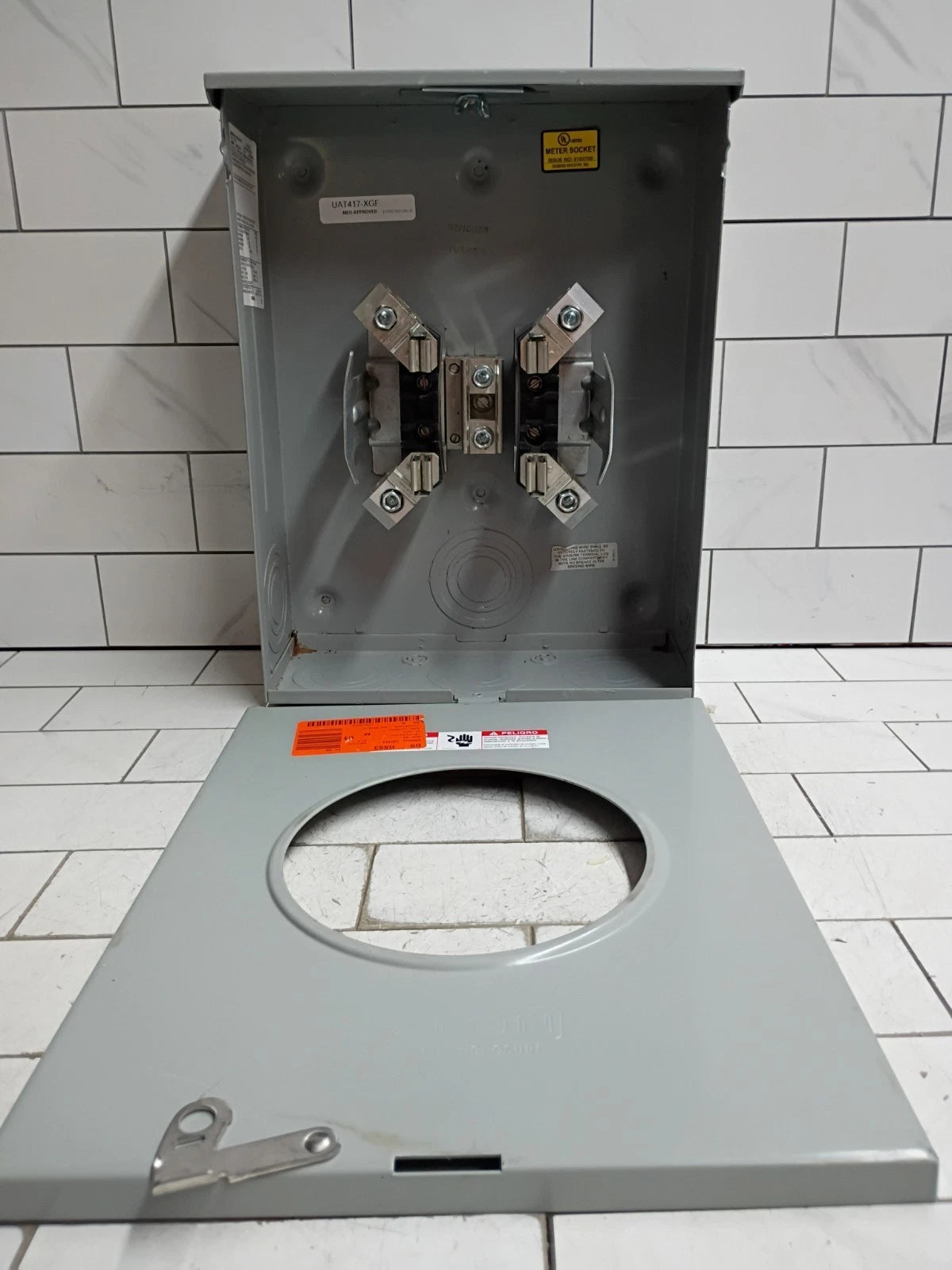 Siemens UAT417-XGF 200 Amp 4 Jaw No Bypass Ringless Meter Socket with Latch OB