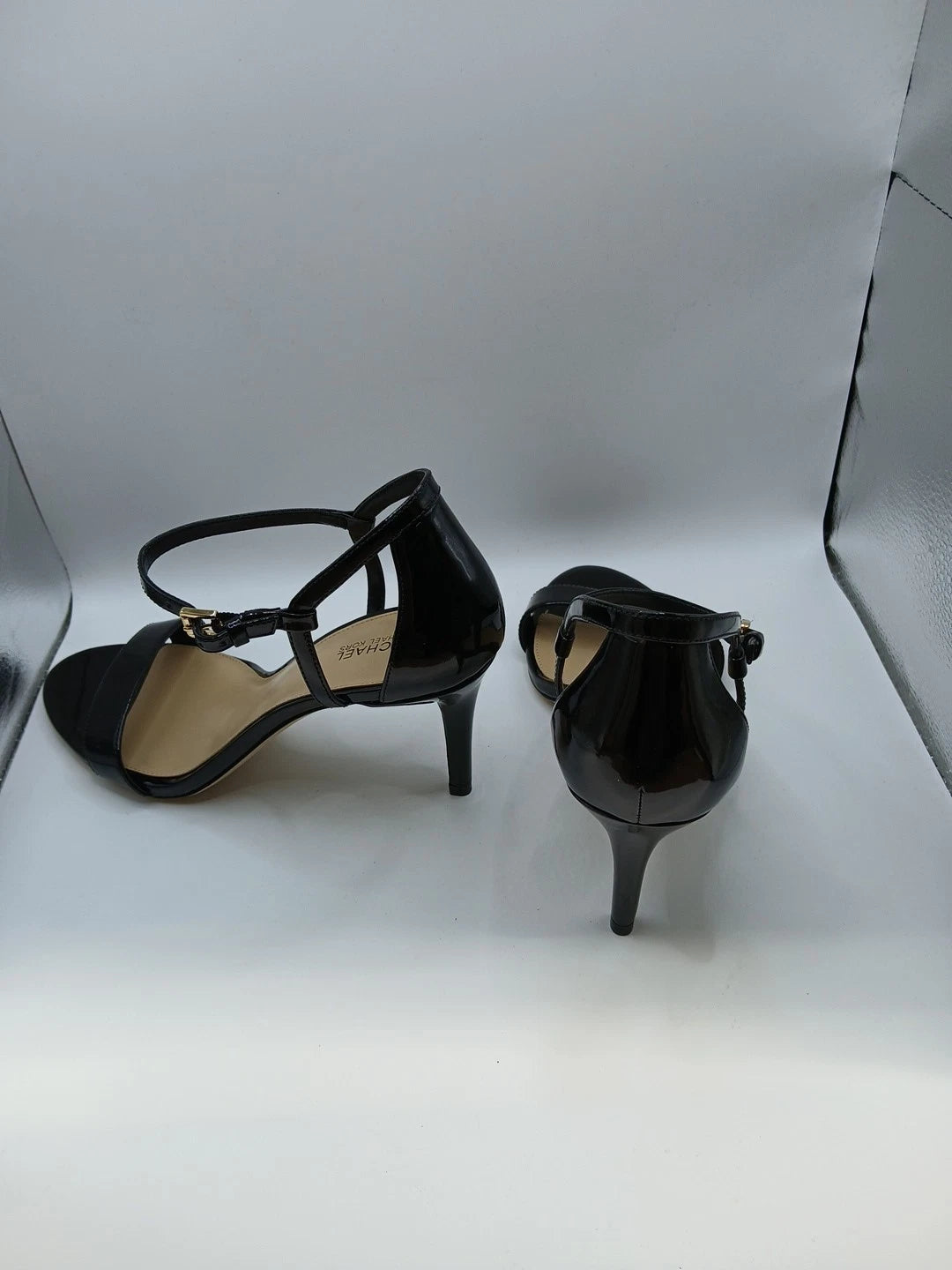 NWB Michael Kors Simone Patent Leather Mid Sandal Heel in Black Size 8.5