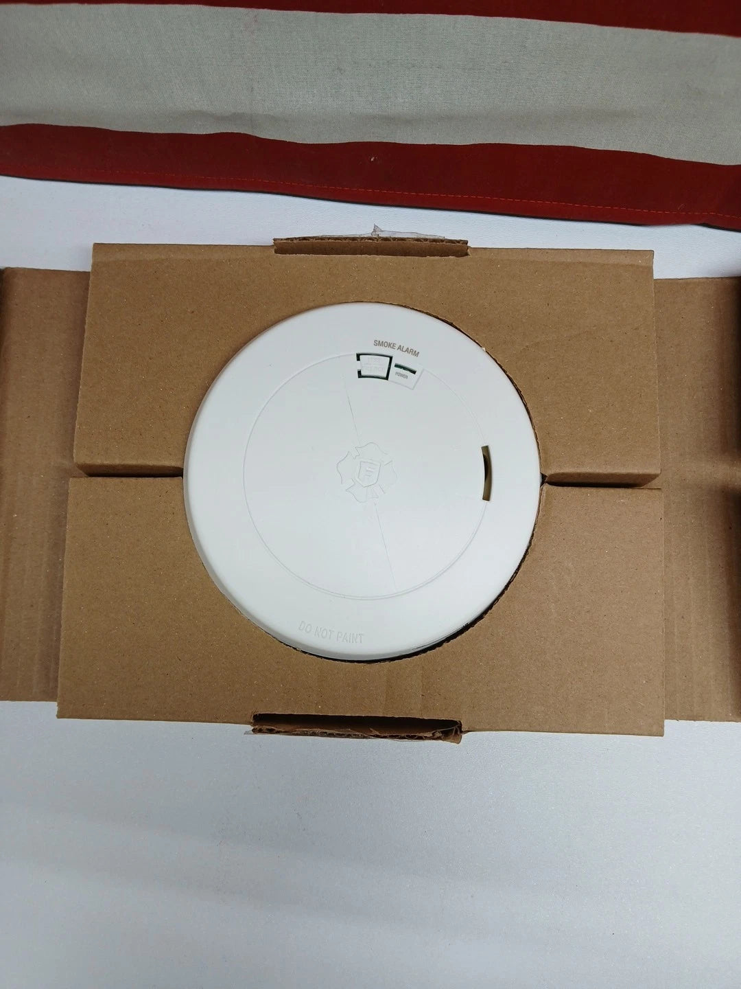 First Alert Superior Smoke Alarm -Slim Profile Design- Model #SM210 (READ DISCR)