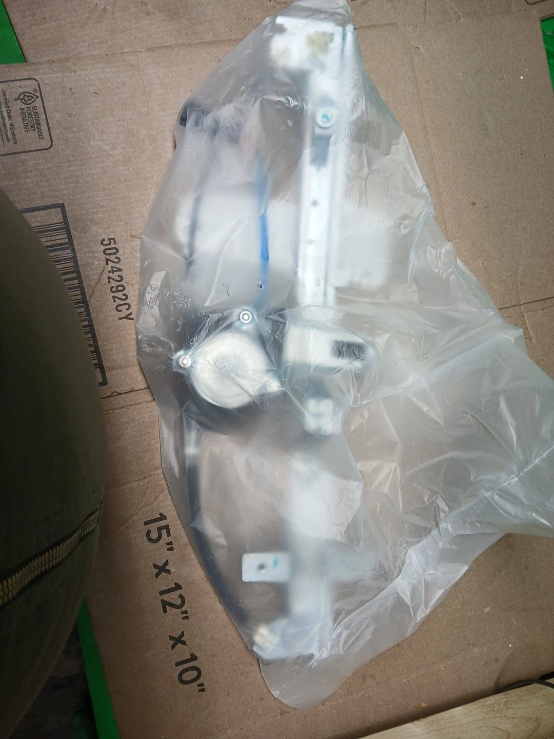 Dorman 741-552 Front Driver Side Power Window Motor and Regulator Assembly