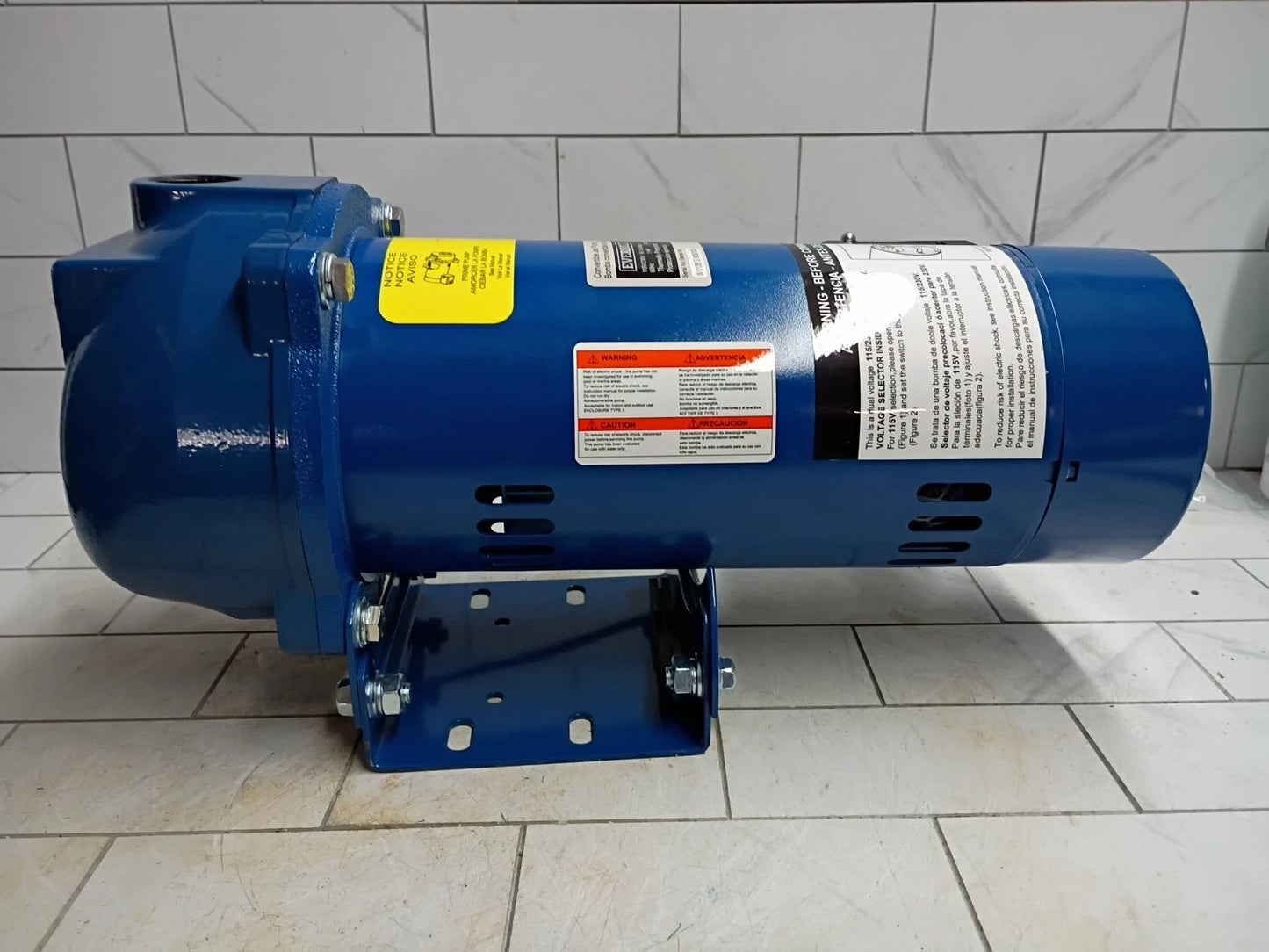 Everbilt HDCWJ10 1 HP Professional Convertible Jet Pump. Open Box