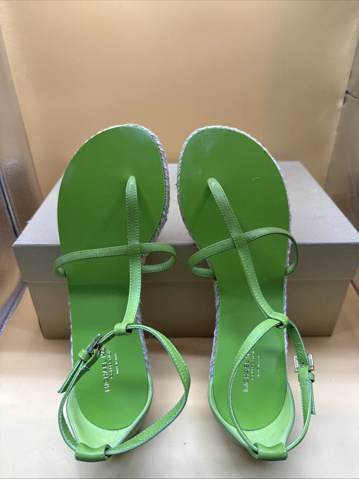 Michael Kors Size 6 Collection ANNABETH RUNWAY Lime leather sandals