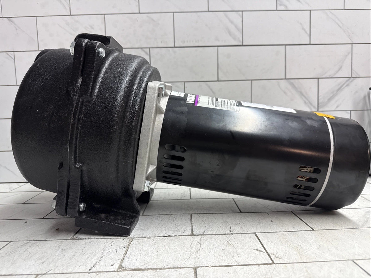 Wayne WLS150 1-1/2 HP Cast Iron Quick-Prime Lawn-irrigation Sprinkler Pump. NOB