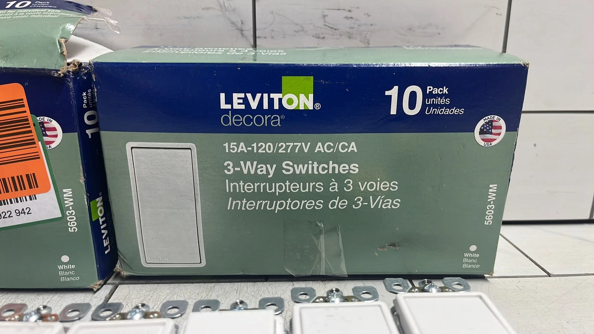 Leviton 05603-WM White 15A 277V 3-Pole 3-Way Rocker Switch 4.2 H x 1.3 W in.