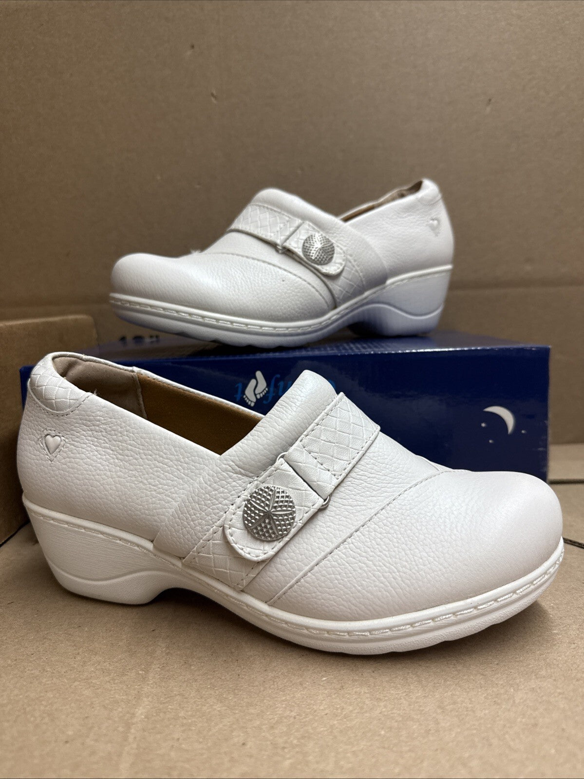Women’s Nurse Mates Kris pillowTop lightweight Clog 8.5W White Leather
