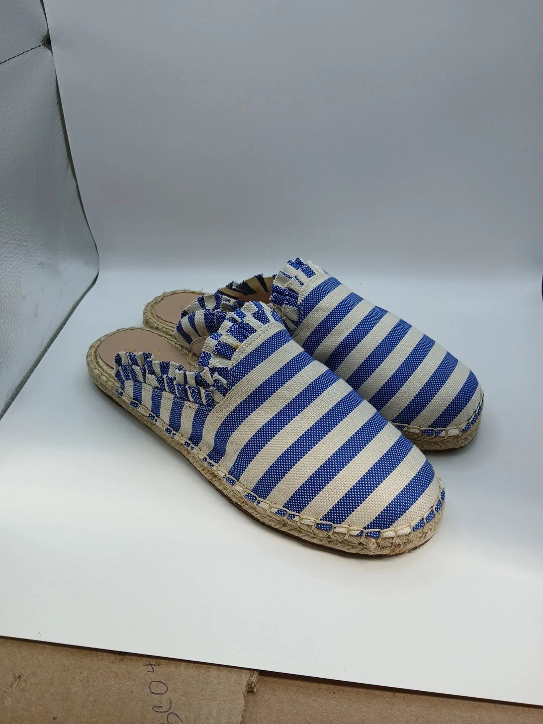 Kate Spade Size 9.5M Blue Cream Striped Canvas.
