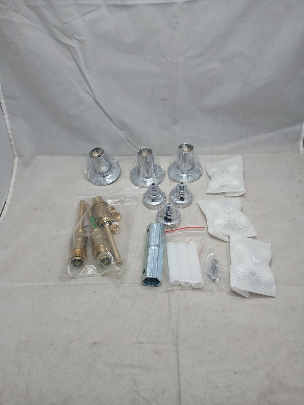 NEW Danco Tub/Shower Remodel Kit for Pfister - Porcelain Cross Arm - 39696 (ob)