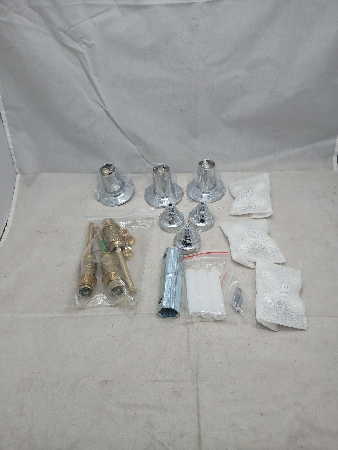 NEW Danco Tub/Shower Remodel Kit for Pfister - Porcelain Cross Arm - 39696 (ob)