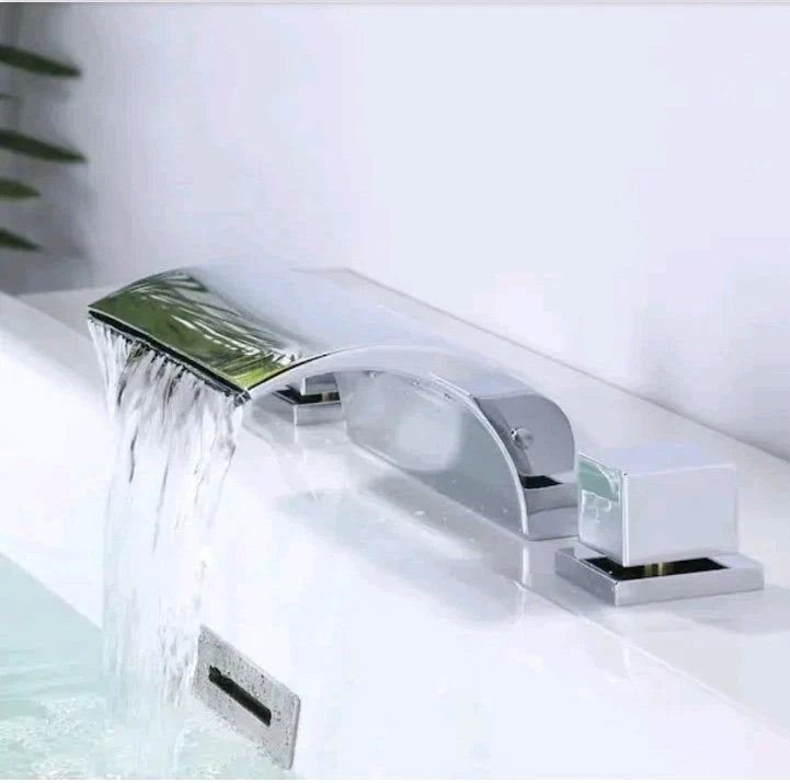 Aleasha Double-Handle Roman Tub Faucet in Chrome