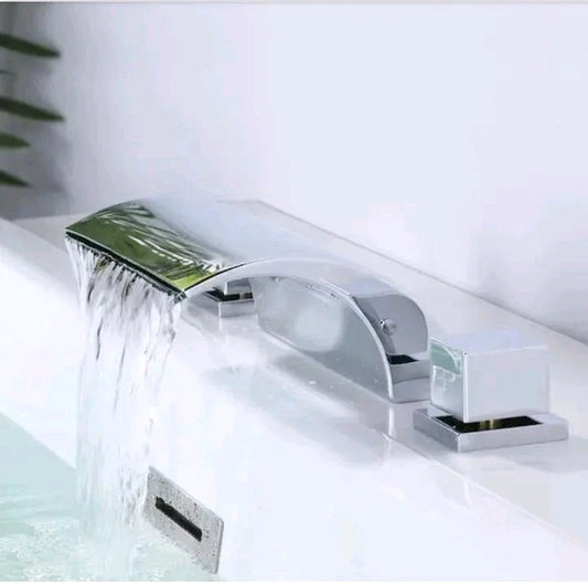Aleasha Double-Handle Roman Tub Faucet in Chrome