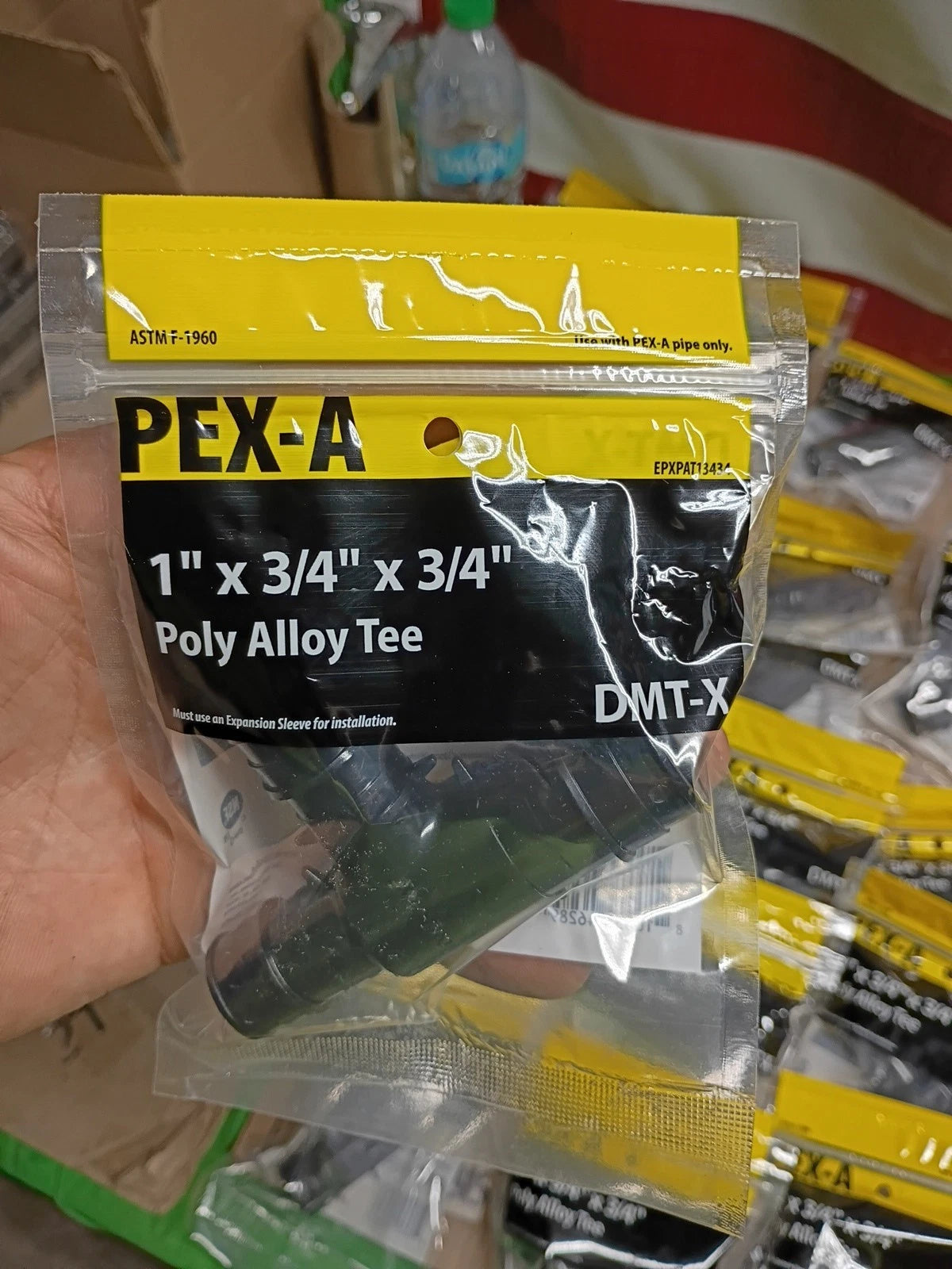 60PK Of Apollo Pex EPXPAT13434, 1" x 3/4" x 3/4" Poly Alloy Tee, New - Open Box.