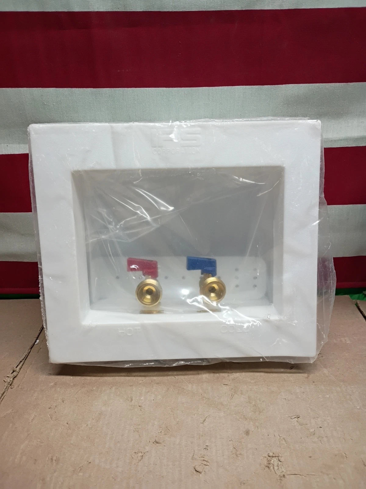 SharkBite 1/2 Inch x 3/4 Inch MHT Washing Machine Outlet Box Push to Connect NEW
