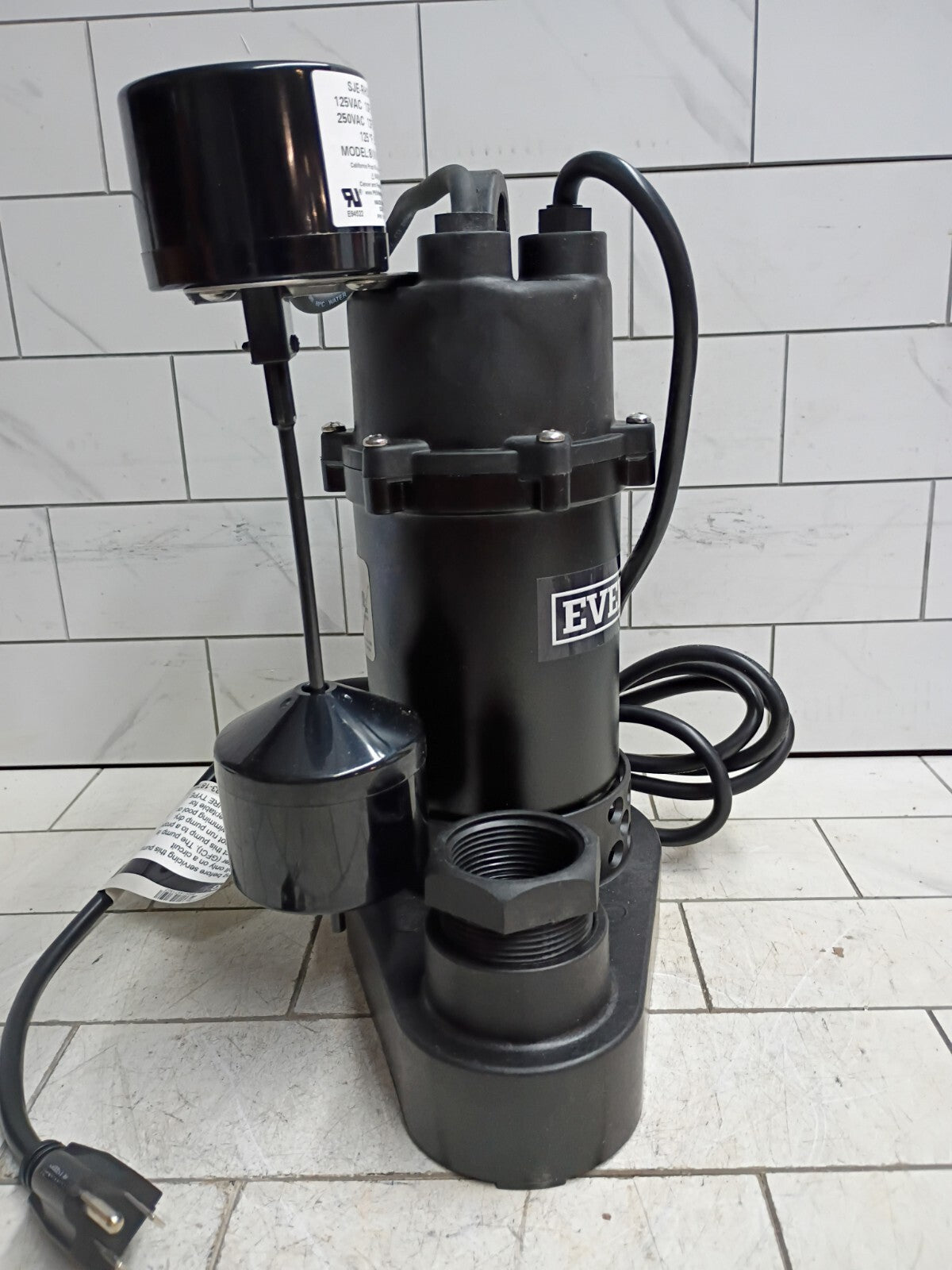 Everbilt HDSP25V 1/4 HP Aluminum Submersible Sump Pump Vertical Float Switch