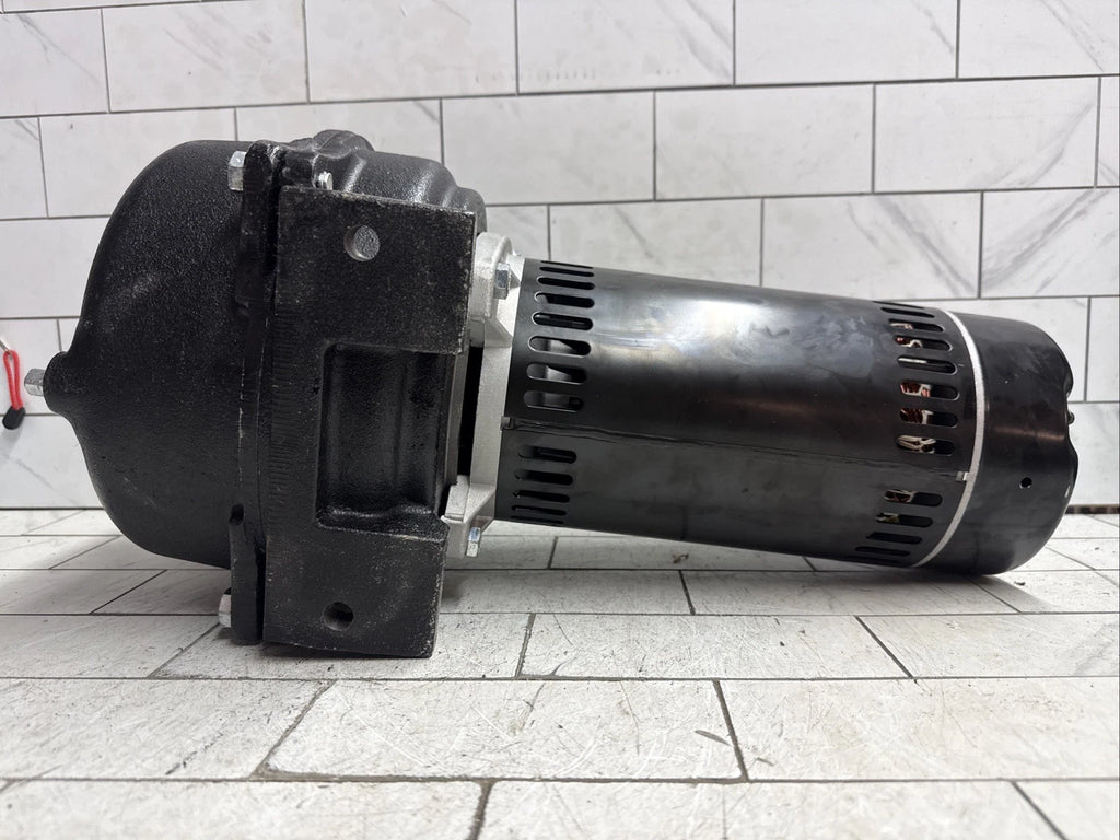 Wayne WLS150 1-1/2 HP Cast Iron Quick-Prime Lawn-irrigation Sprinkler Pump. NOB