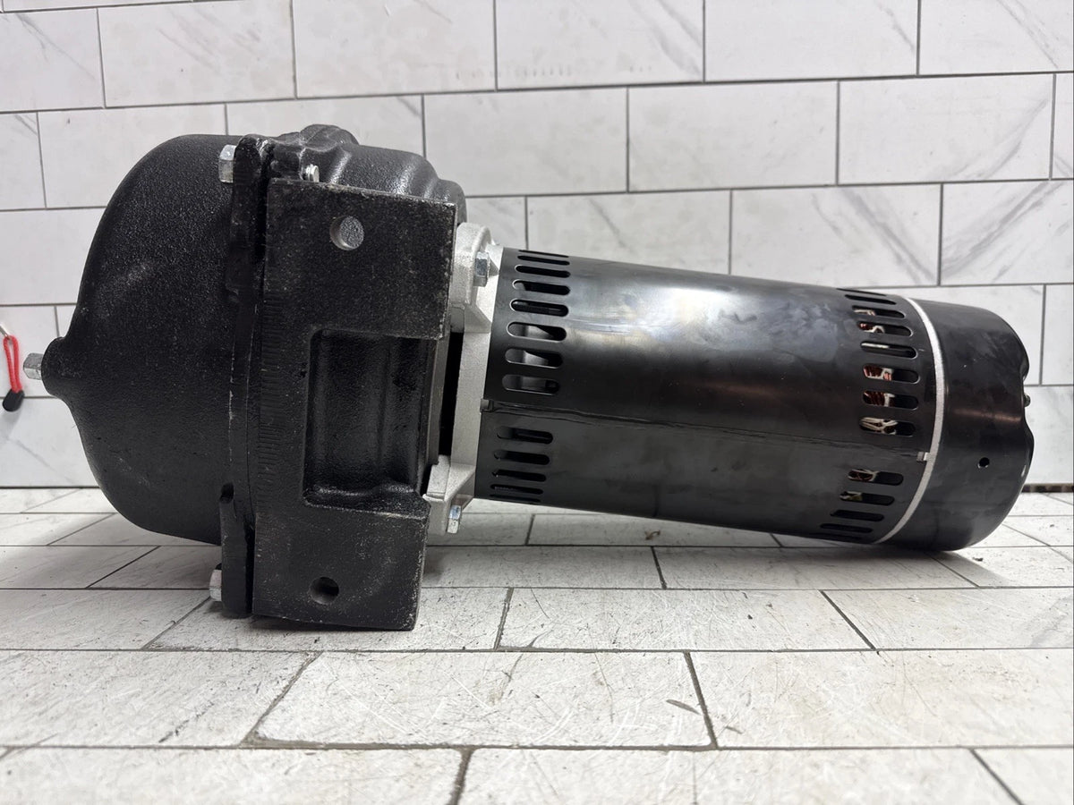 Wayne WLS150 1-1/2 HP Cast Iron Quick-Prime Lawn-irrigation Sprinkler Pump. NOB