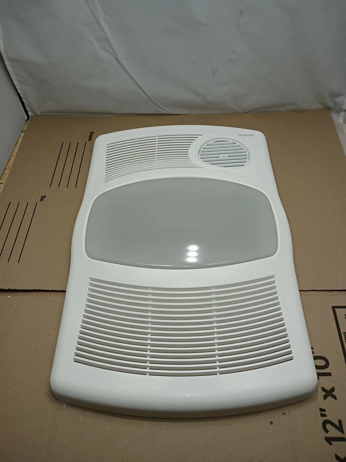 BROAN 765H110L 110 CFM Ceiling Bathroom Exhaust Fan Light and 1500-Watt Heater .