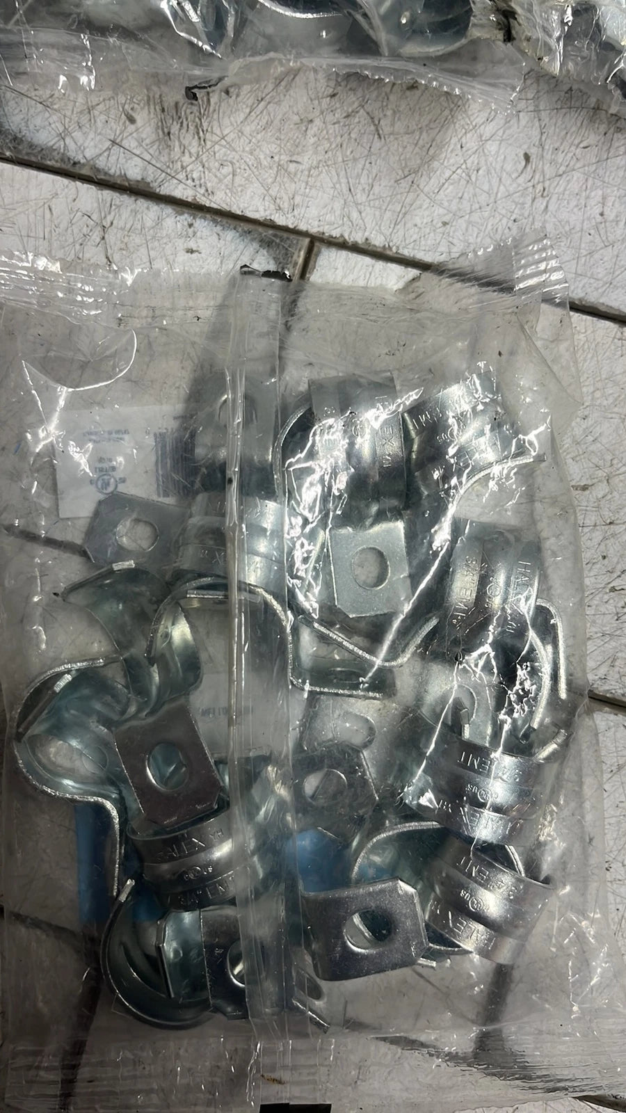 10 Bags of 20 (TOTAL OF 200) Halex 26152, 3/4" EMT Conduit 1-Hole Metallic Strap