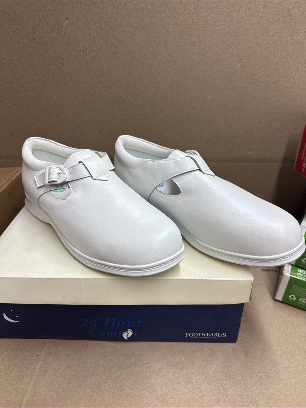 24 HOUR COMFORT Willa Women's Wide Width Leather Shoes size 10.5 nurse