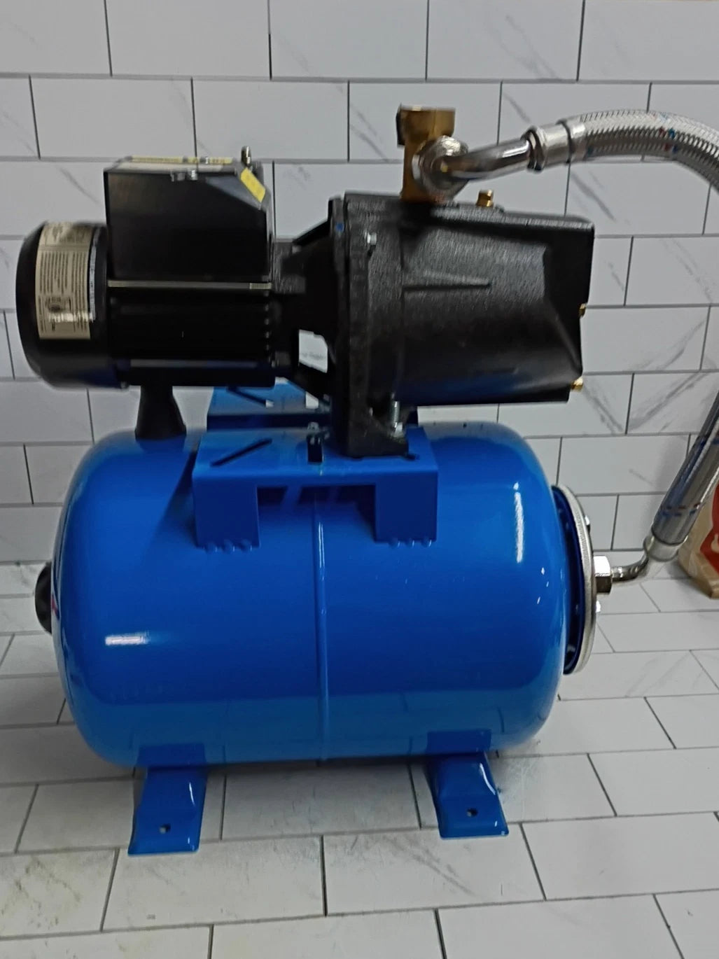 Everbilt 1001187540 1/2HP Jet Pump/Tank Combo Cast iron with 6 Gallon Tank USED