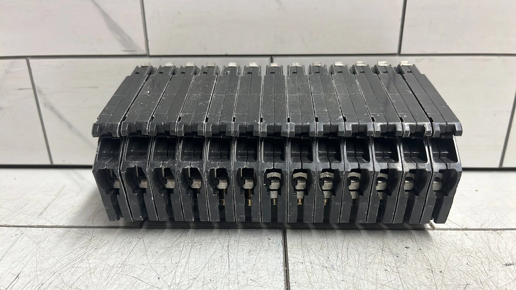 13PK ABB THQP115 15A 120V 1 POLE TYPE TQP CIRCUIT BREAKER