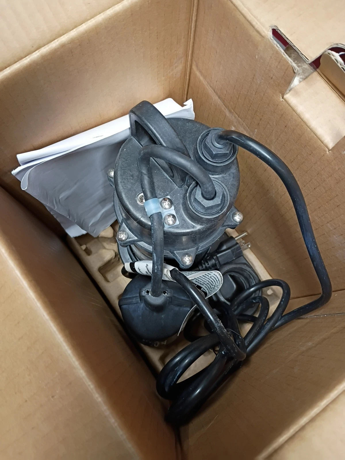 Everbilt 1/3 HP Corrosion Resistant Aluminum Sump Pump w/ Tether Switch Used.