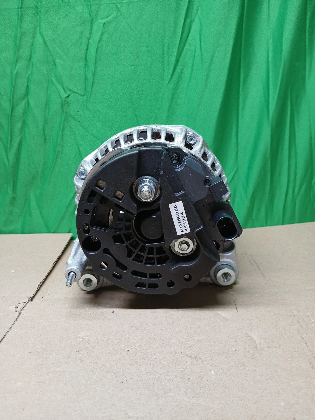 Bosch AL0880X Alternator For Volkswagen Beetle 2004-2010, 12-14 NEW OPEN BOX