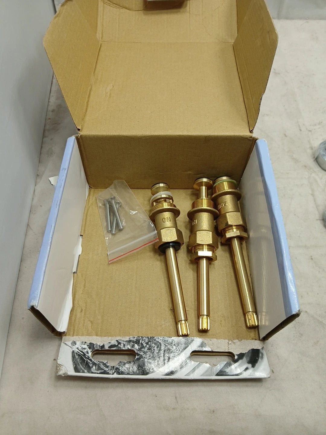 (1) Pack Danco 39695Tub/Shower Remodeling Kit for Pfister - Porcelain Lever OB