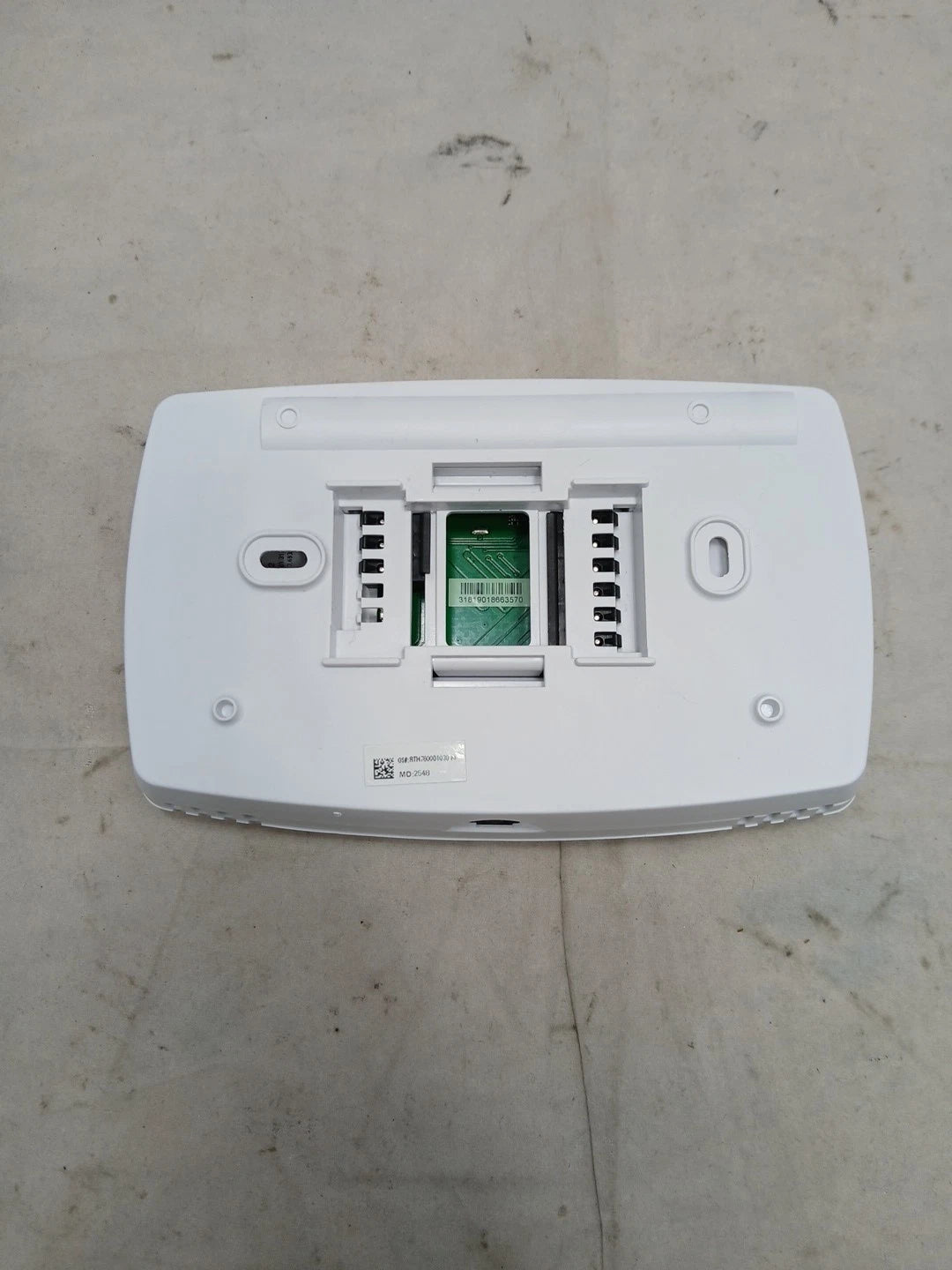 RTH7600D 7-Day Programmable Touchscreen Thermostat, White