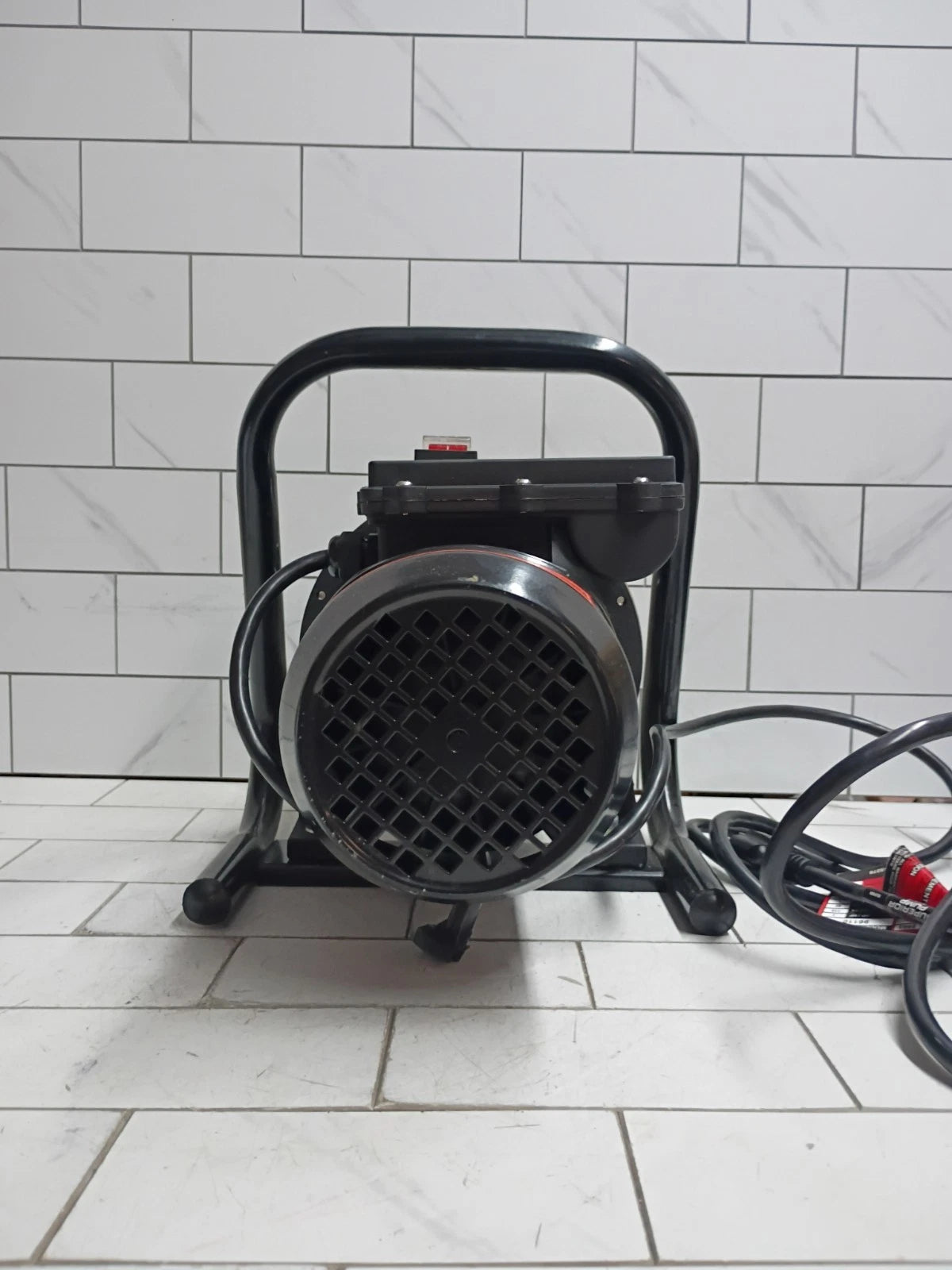 Superior Pump 96110 1 HP Sprinkler Pump. Broken Leg READ DESCRIPTION