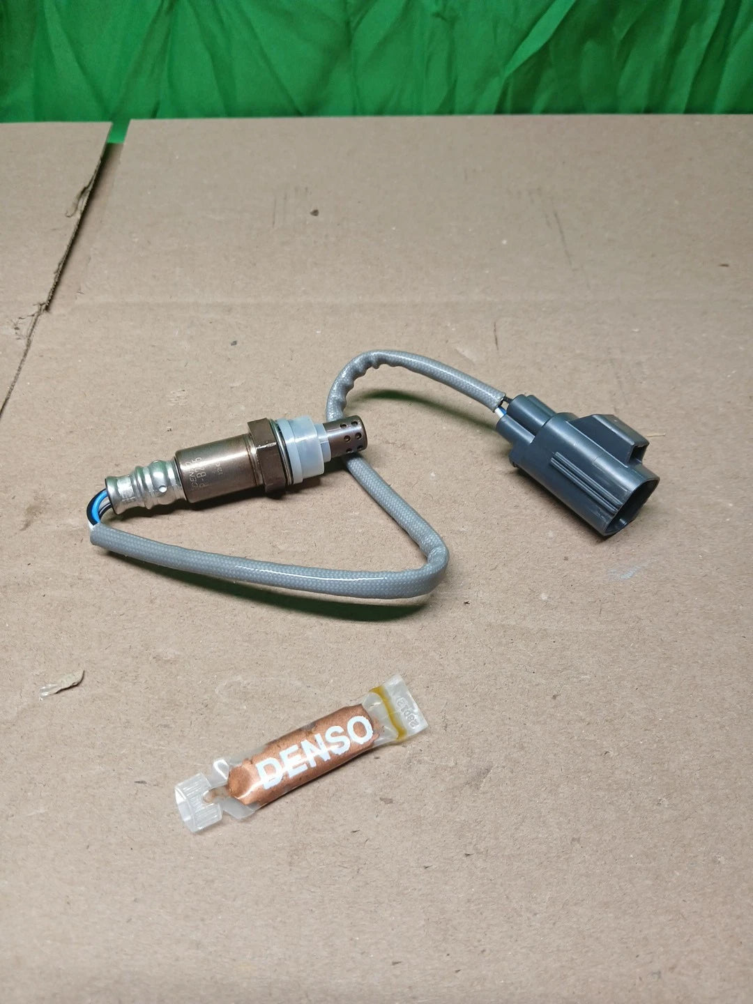DENSO 234-4453 Oxygen Sensor 4 Wire, Direct Fit, Heated, Wire Length: 15.35