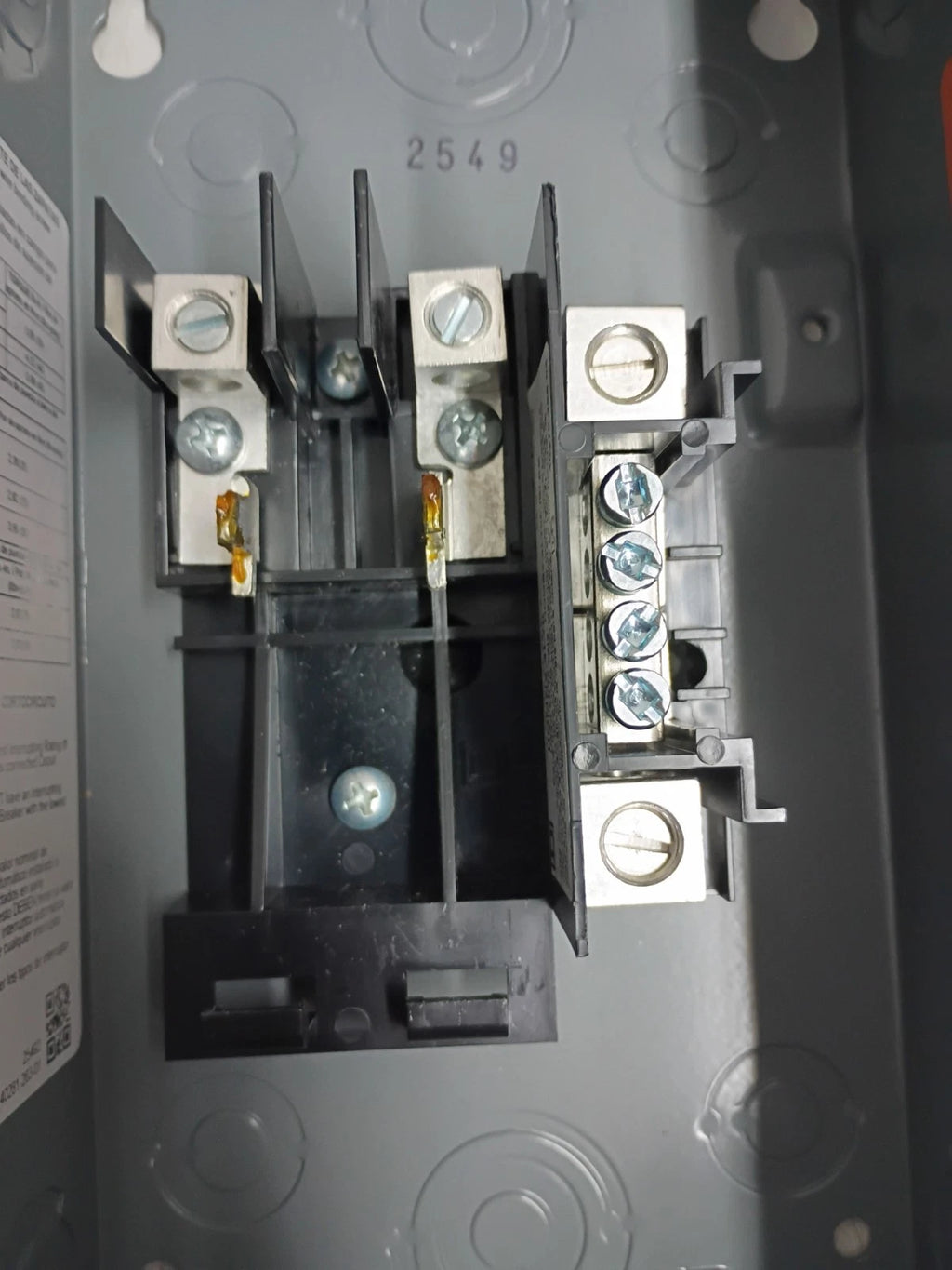Square D HOM24L70SCP Indoor Main Lug Load Center 70A 2-Spaces 4-Circuits OB READ