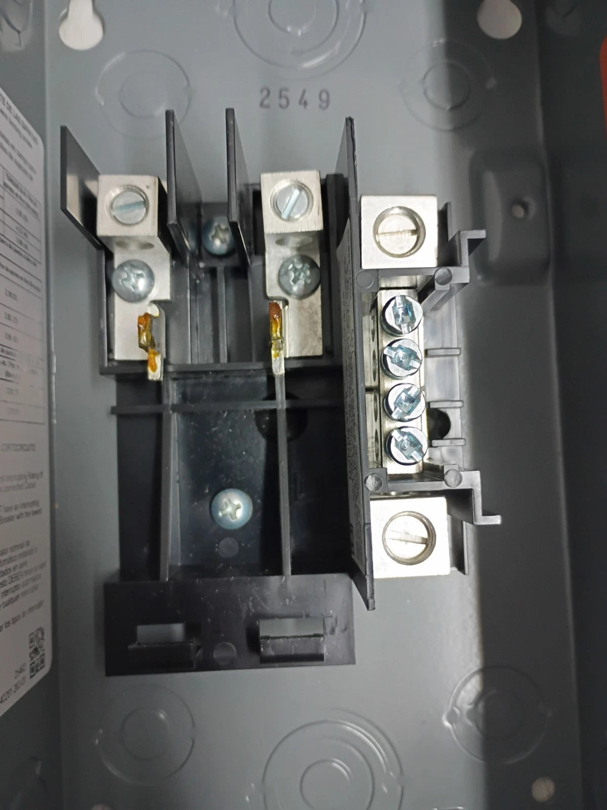 Square D HOM24L70SCP Indoor Main Lug Load Center 70A 2-Spaces 4-Circuits OB READ