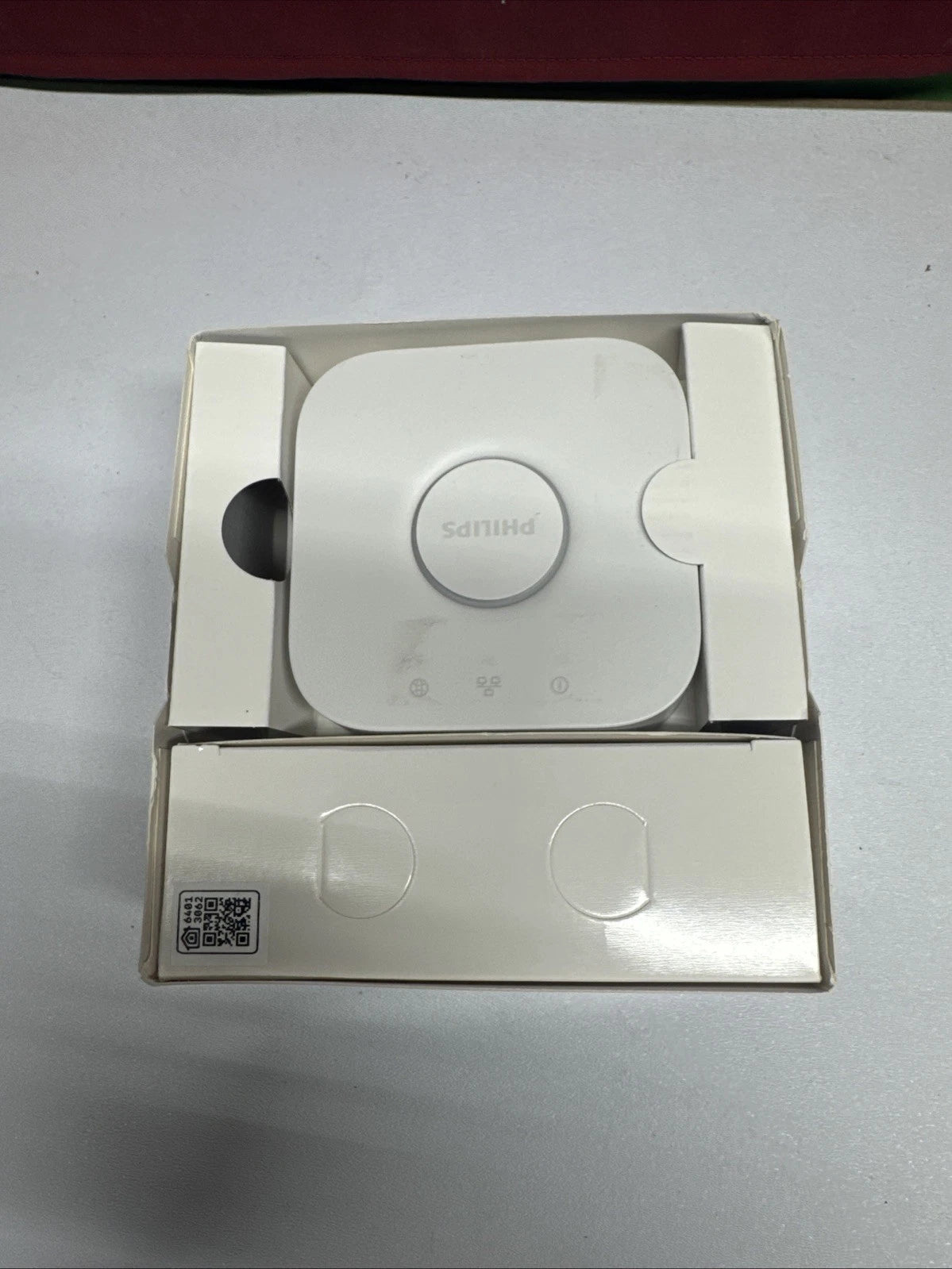 Philips Hue Bridge, Works with Alexa, Apple Home Kit & Google Assistant -White