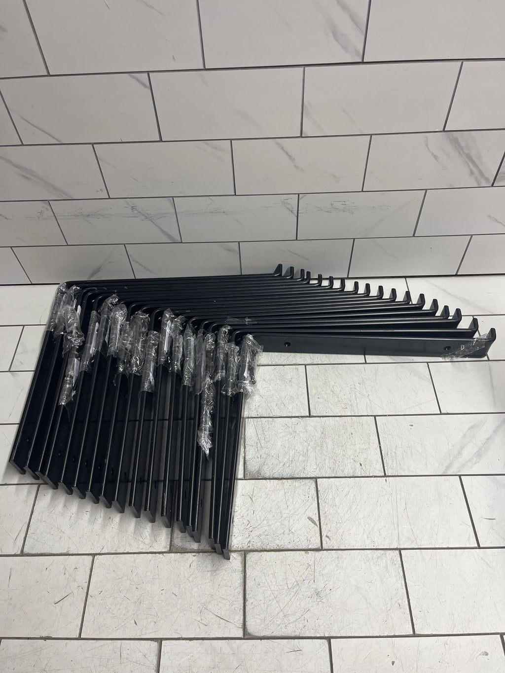 (18 pack) Everbilt Deco 12 in L bracket 1008-120-249 Black