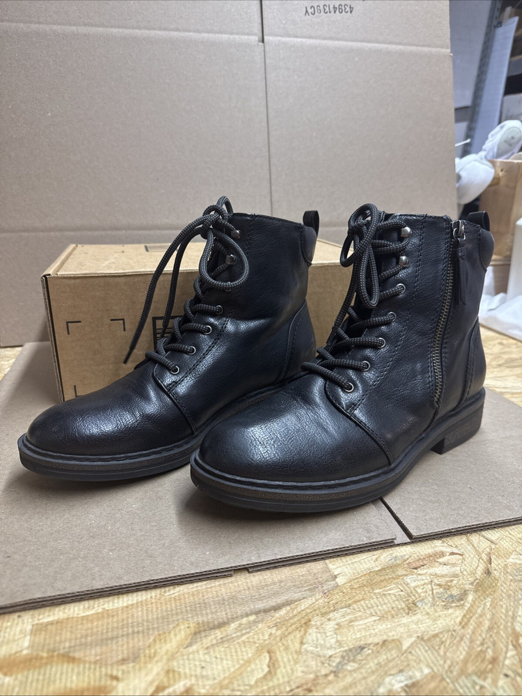 Baretrap Amysue Women’s Size 9M Faux Leather Black Biker Boot Zipper Laces