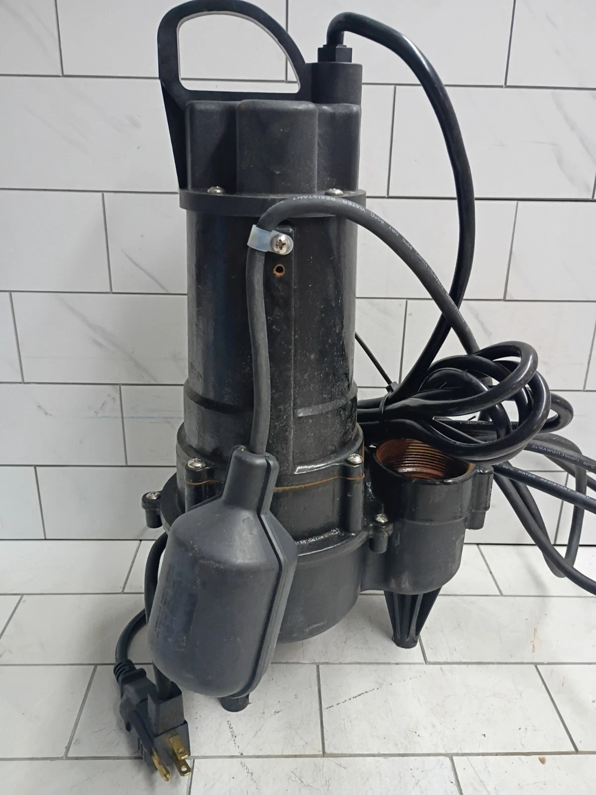 Everbilt 1/2 HP Submersible Sewage Ejector Pump (HDRSW50) Tethered Switch Used
